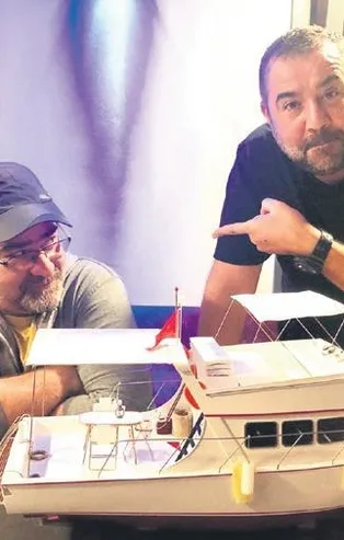 Komedyen Ata Demirer'e duygulandıran hediye