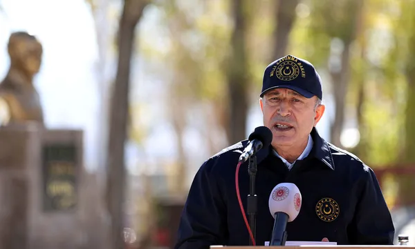 bakan-akardan-tezkereye-hayir-diyenlere-tepki-mehmetcigin-moralini-bozmayin-1636353139438.jpg Bakan Akar'dan tezkereye 'hayır' diyenlere tepki: Mehmetçiğin moralini bozmayın...-3