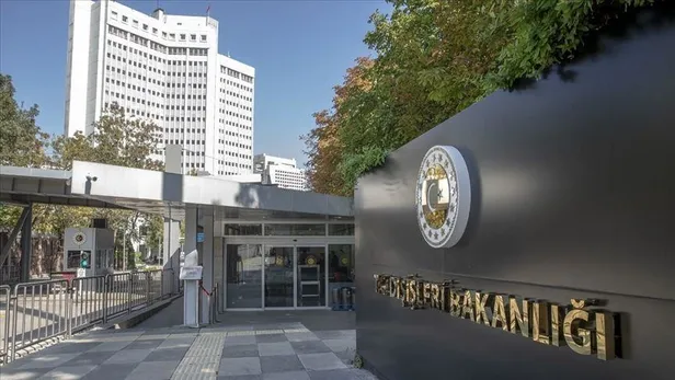 guney-kibris-rum-yonetimi-haddini-asti-ataturke-ait-sayfalarin-yirtilmasi-talimatini-verdiler-1631114944408.jpeg Güney Kıbrıs Rum Yönetimi haddini aştı: Atatürk'e ait sayfaların yırtılması talimatını verdiler! Türkiye'den peş peşe tepkiler-6