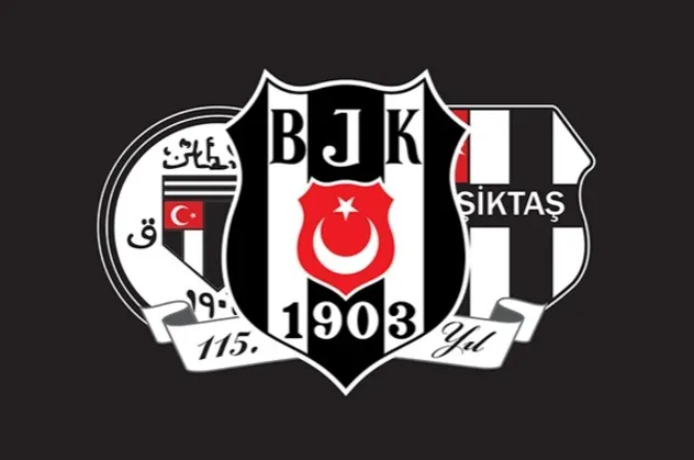 Beşiktaş PAOK'un teknik direktörü Razvan Lucescu ile görüşüyor