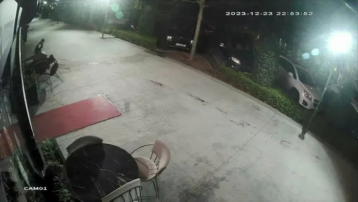 Beylikdüzü'nde motosikletli pusu dehşeti: Silahlı saldırıya uğrayan 2 kişi hayatını kaybetti-3
