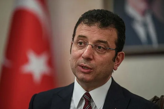 İstanbul ve Ankara'da korona sorumsuzluğu! Otobüsler garajda yatarken vatandaş tıklım tıklım seyahat ediyor