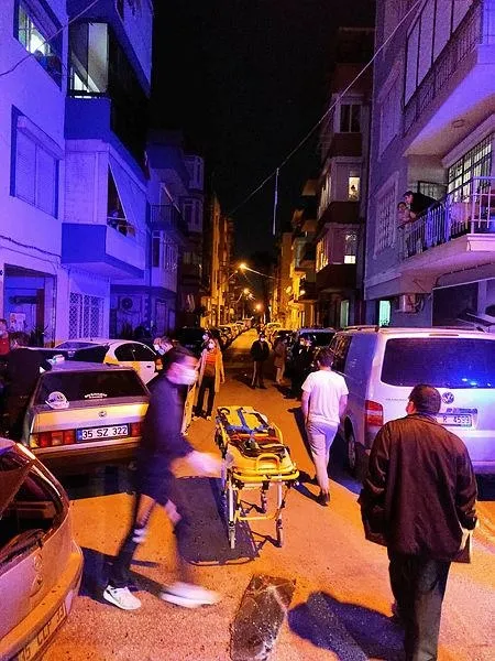 Son dakika: İzmir Buca'da önce polislerden kaçtı ardından kaza yaptı! 1'i ağır olmak üzere 3 kişinin yaralandı-3