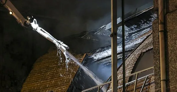 Ankara’da bir ahşap dükkanın da meydana gelen yangın maddi hasara neden oldu