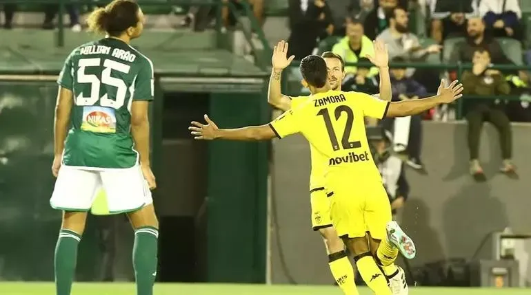 Panathinaikos, Aris'e yenilerek şampiyonluk şansını zora soktu! Fatih Terim çılgına döndü telefonu yere fırlattı-3