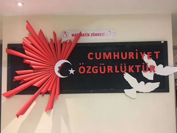 29-ekim-pano-ornekleri-29-ekim-cumhuriyet-bayrami-pano-calismalari-29-ekim-pano-suslemeleri-1635427146962.jpg 29 Ekim Cumhuriyet Bayramı Pano çalışmaları! 29 Ekim pano örnekleri! 29 Ekim Pano süslemeleri!-13