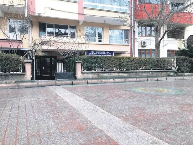 durak-kahyasinin-saldirisi-sonucu-yaralanan-taksi-soforu-isyan-etti-1645651813506.jpeg Durak kahyasının saldırısı sonucu yaralanan taksi şoförü isyan etti-5