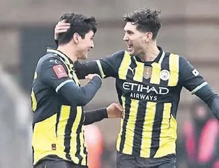 Manchester City kupada turladı