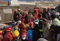 Çinli ekip, bir kişiyi enkazdan sağ çıkardı