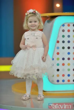 Çocuktan Al Haberi'nin Kutu Bebek'i Ebrar Demirbilek son haliyle parmak ısırttı! “Koca kız olmuş” Ebru Şahin’in minik kardeşi... - 5