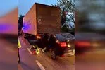 ARİFİYE KAZA haberi: Otomobil, PTT kamyonuna ok gibi saplandı: 1 ölü, 2 yaralı!