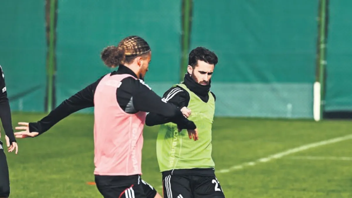 Rafa silva geri döndü: 1 ay sonra idmanda