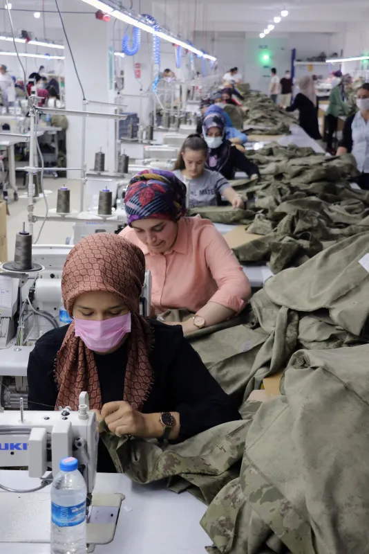 yaptiklari-isi-duyunca-tuyleriniz-urperecek-abd-icin-15-milyon-ceset-torbasi-diktiler-1621842772746.jpg Yaptıkları işi duyunca tüyleriniz ürperecek! ABD için 1,5 milyon ceset torbası diktiler-8