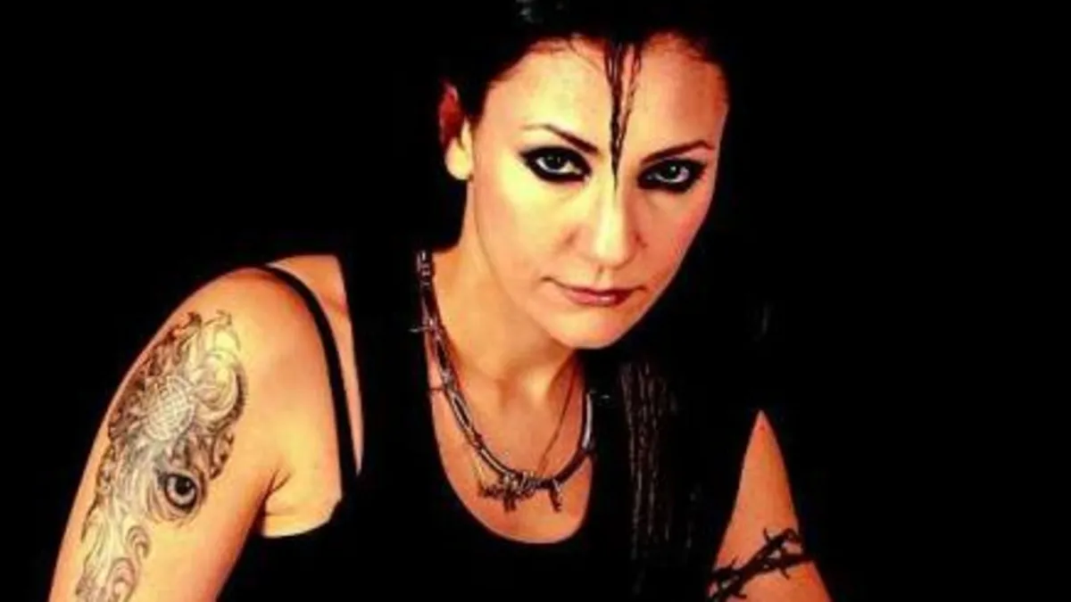 Özlem Tekin çiftlik hayatını da geride bıraktı