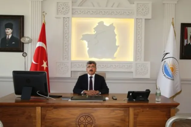 CHP'li Gürsel Tekin'den FETÖ'cülerle birlikte Atatürk provokasyonu