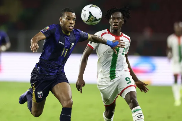 rekor-bonservis-bedeliyle-satilmisti-galatasaray-ve-fenerbahcenin-eski-yildizini-turkiyeye-geri-getirdiler-1692699183909.jpg Galatasaray ve Fenerbahçe'nin eski yıldızını Türkiye'ye geri getirdiler! Rekor bonservis bedeliyle satılmıştı!-2