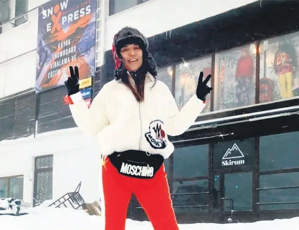 Uludağ’da tatil yapanları eleştiren Demet Akalın dün soluğu dağda adı-4