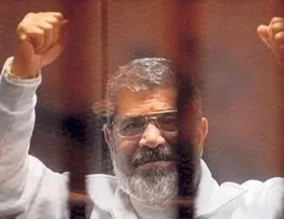 Mursi hayatını feda etti