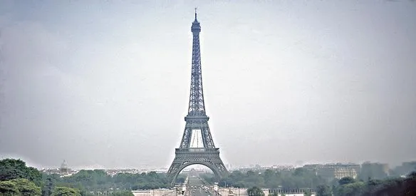 Paris'teki Ermeni Anıtı bombalandı, 13 kişi yaralandı. Anıta Türklerin saldırdığı öne sürüldü. Saldırıyı