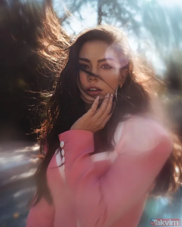 Demet Özdemir ev haliyle görenleri şaşkına çevirdi! Süper mini pijamasıyla baş aşağı paylaştı! Oğuzhan Koç’un müstakbel eşi... - 6