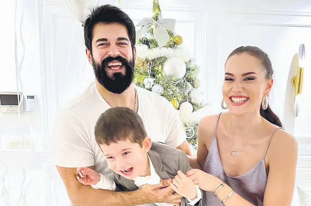 Fahriye Evcen'in 2,5 aylık hamile olduğu haberi Burak Özçivit'in hayaranlarını harekete geçirdi!