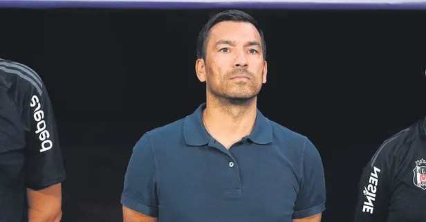 Giovanni van Bronckhorst 2-0’lık galibiyet sonrasında taraftarlara umut dağıttı