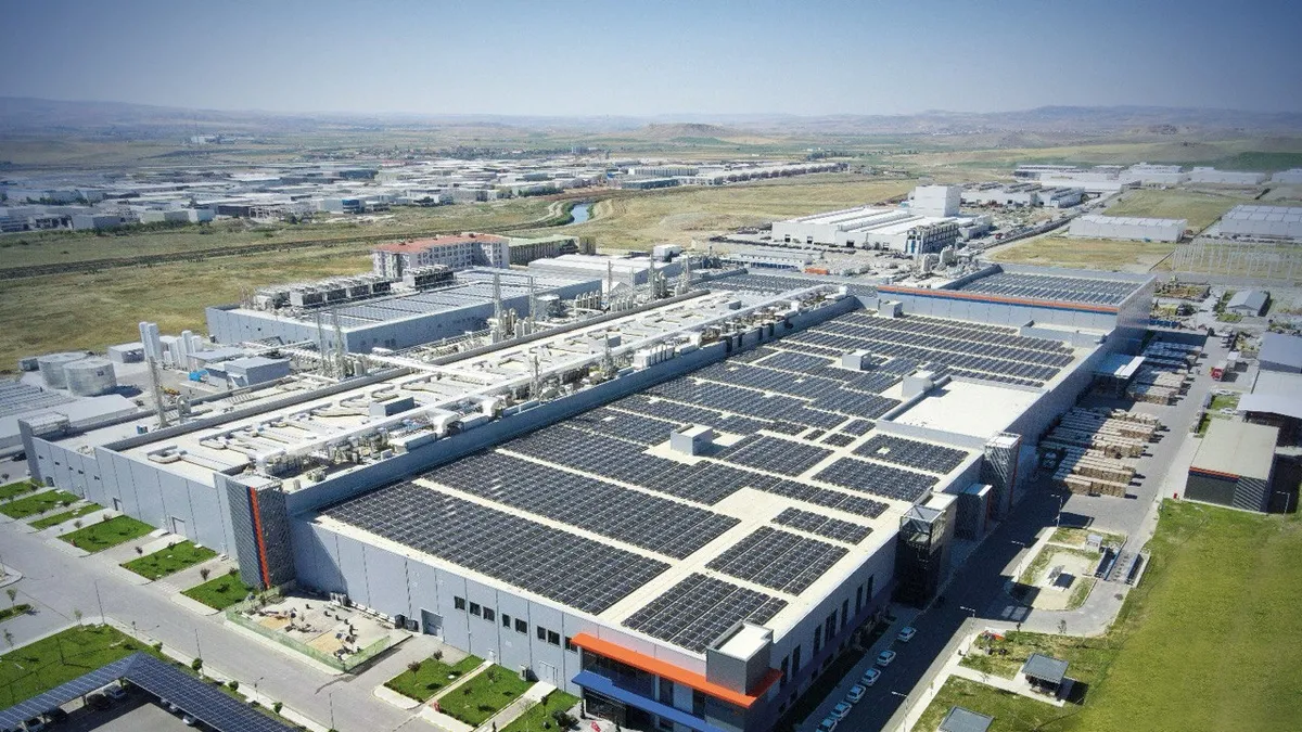 Kalyon PV'den bir ilk! TOPCon Plus güneş hücresi üretim tesisi yükleniyor!