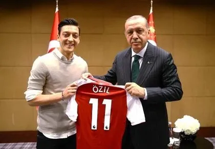 Dünya ayağa kalktı! Mesut Özil’e büyük destek