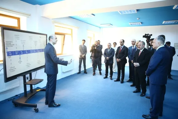 togg-sirasi-gardas-azerbaycanda-ikinci-anahtar-teslimi-azerbaycan-cumhurbaskani-ilham-aliyev-1680608603964.jpg Togg sırası Gardaş Azerbaycan'da! İkinci anahtar Azerbaycan Cumhurbaşkanı İlham Aliyev'e teslim edildi-8