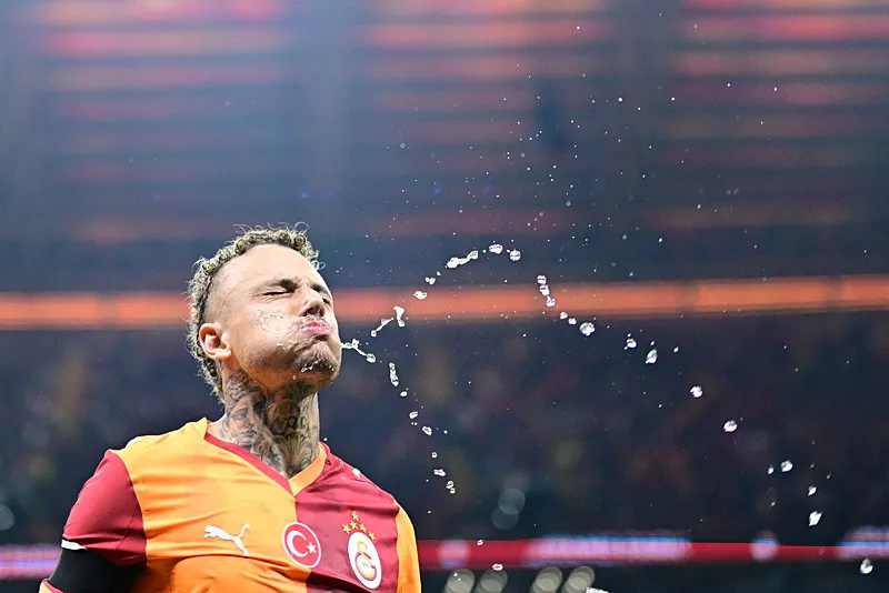 Fenerbahçe'nin eski hocası transferde Galatasaray'ın yıldızını istedi! - 22