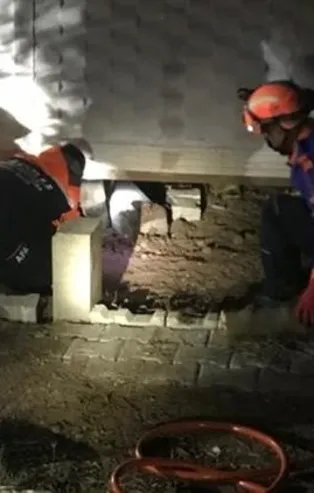 Osmaniye'de bir kişi kriko ile kaldırdığı konteynerin altında kaldı