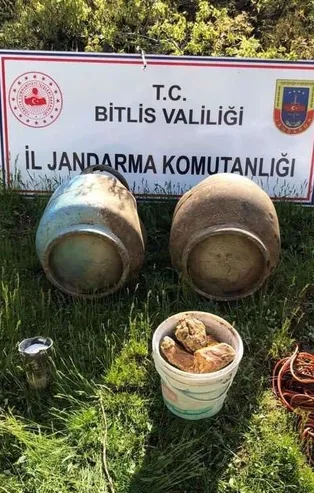 Bitlis'te teröre darbe: Çok sayıda patlayıcı mühimmat ele geçirildi!