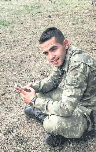 Şehit Uzman Onbaşı Meşeci'nin aracına yazdığı not herkesi ağlattı