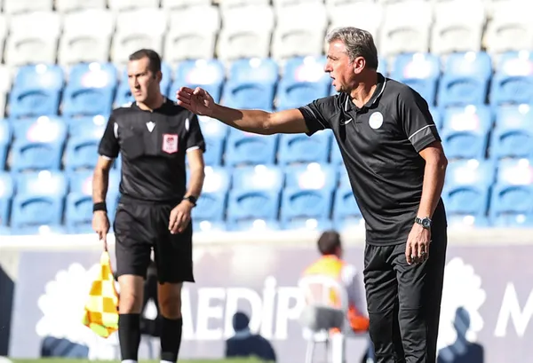 aslan-hata-yapmak-istemiyor-iste-caykur-rizespor-galatasaray-macinin-muhtemel-11leri-1633253961437.jpg Aslan hata yapmak istemiyor! İşte Çaykur Rizespor - Galatasaray maçının muhtemel 11'leri...-3