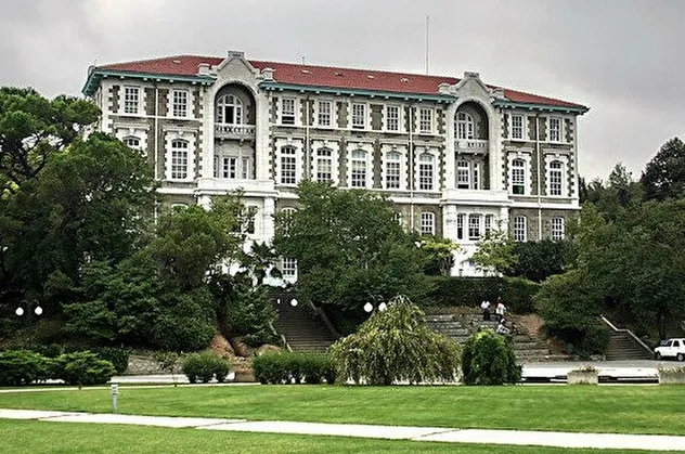 Boğaziçili faşist Ercan Çankaya başörtülülere nefret kustu: Bugünler geçici üniversitelerde gericilik yasaklanacak
