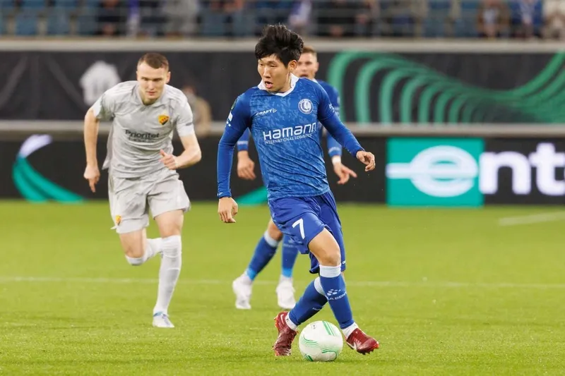 trabzonspor-orta-saha-transferinde-sona-geldi-yildiz-oyuncu-imzaya-yakin-1723833132021.jpeg HYUN-SEOK HONG