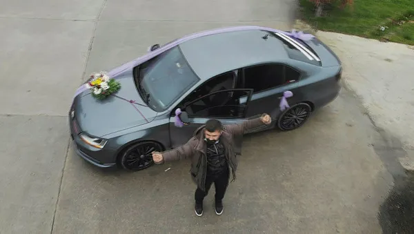 Boşanma davasına bu araçla geldi! Gören telefona sarıldı-2