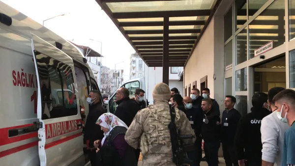 siirt-eruhta-arazi-anlasmazligi-kavgasi-1i-agir-5-yarali-1641739338370.jpg Siirt Eruh'ta arazi anlaşmazlığı kavgası! 1'i ağır 5 yaralı-3