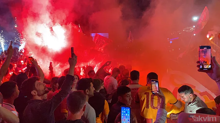 Galatasaray’ın şampiyonluğu sonrası Türkiye sarı kırmızıya boyandı