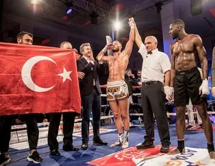 Avatar Atakan'dan ringde asker selamı! "Bu galibiyet şehitlerimiz ve Mehmetçiklerimiz içindi"