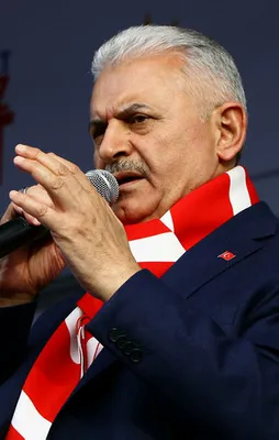 Başbakan Yıldırım: Ülkenin hızını kesmeyin