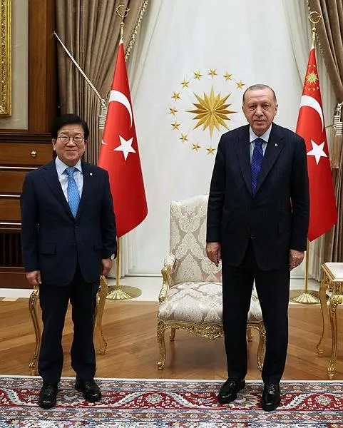 baskan-erdogan-guney-kore-meclis-baskani-byeong-seugu-kabul-etti-1629141192534.jpeg Başkan Erdoğan, Güney Kore Meclis Başkanı Byeong-Seug'u kabul etti-1