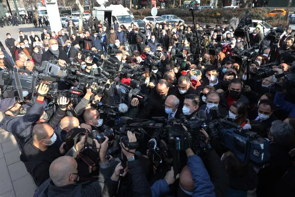 son-dakika-siyasi-eskiya-kemal-kilicdaroglunun-milli-egitim-bakanligi-provokasyonu-kapinin-kilitlenmesini-korumasi-talep-etmis-1641191188291.jpg SON DAKİKA: Siyasi eşkıya Kemal Kılıçdaroğlu'nun Milli Eğitim Bakanlığı provokasyonu! Kapının kilitlenmesini koruması talep etmiş-4