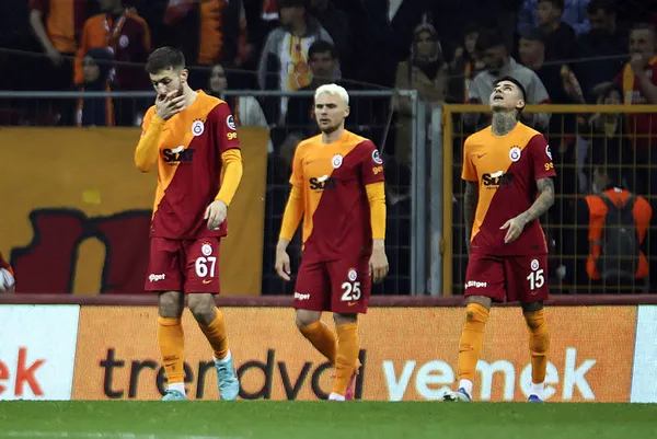 1651746880031.jpg Galatasaray'da ayrılık rüzgarı! Marcao, Nelsson, Kerem Aktürkoğlu ve Cicaldau hazırlığa başladı-3