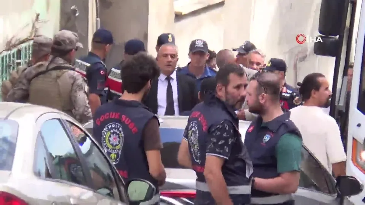 2 yaşındaki Sıla bebek için tutuklu 2 çocuk ile evde keşif yapıldı!