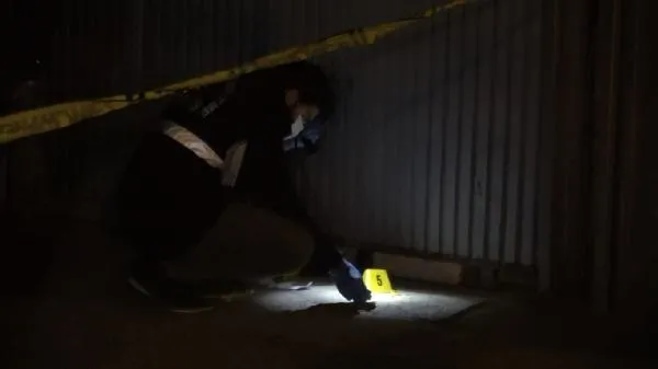 SON DAKİKA: Arnavutköy'de gece yarısı satırlı dehşet: 1 ağır yaralı-2