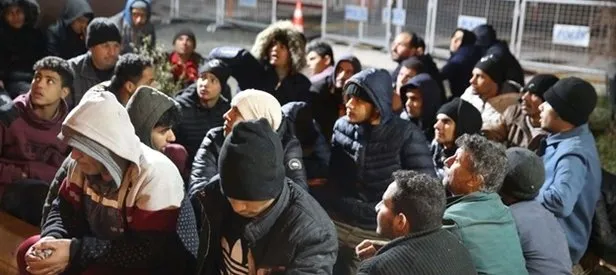 Yunan askerleri mültecileri darbedip zorla Türkiye’ye gönderdi