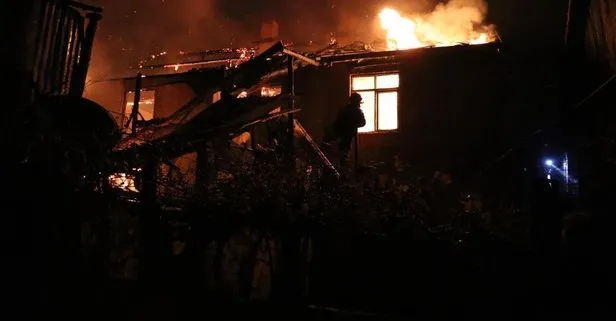 Bolu’da yangın felaketi 2 katlı ev küle döndü!