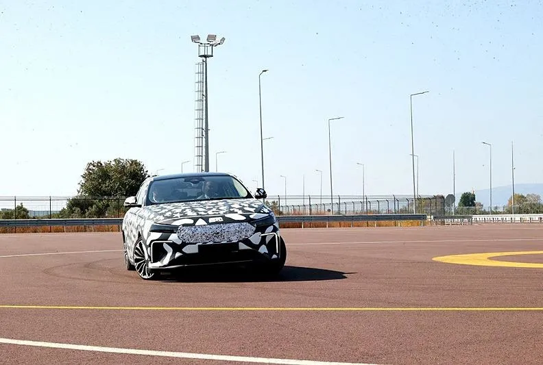 Bakan Kacır T10F’i test etti