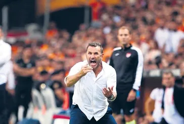 Boş sözleşmeyi imzaladı